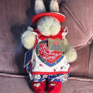 Hoppy VanderHare Bunny Knave Queen of Hearts New With Tags